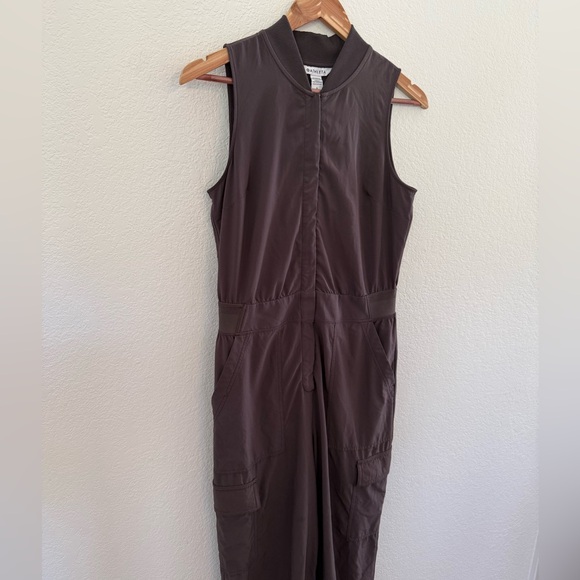Athleta Brooklyn Utility Jumpsuit Romper Brown, Size 6 - Picture 4 of 8